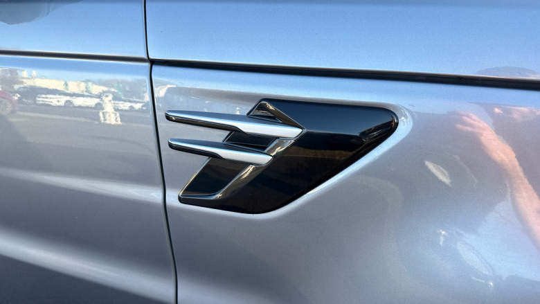 Land Rover Range Rover Sport 2.0 P400e HSE 5dr Auto Estate